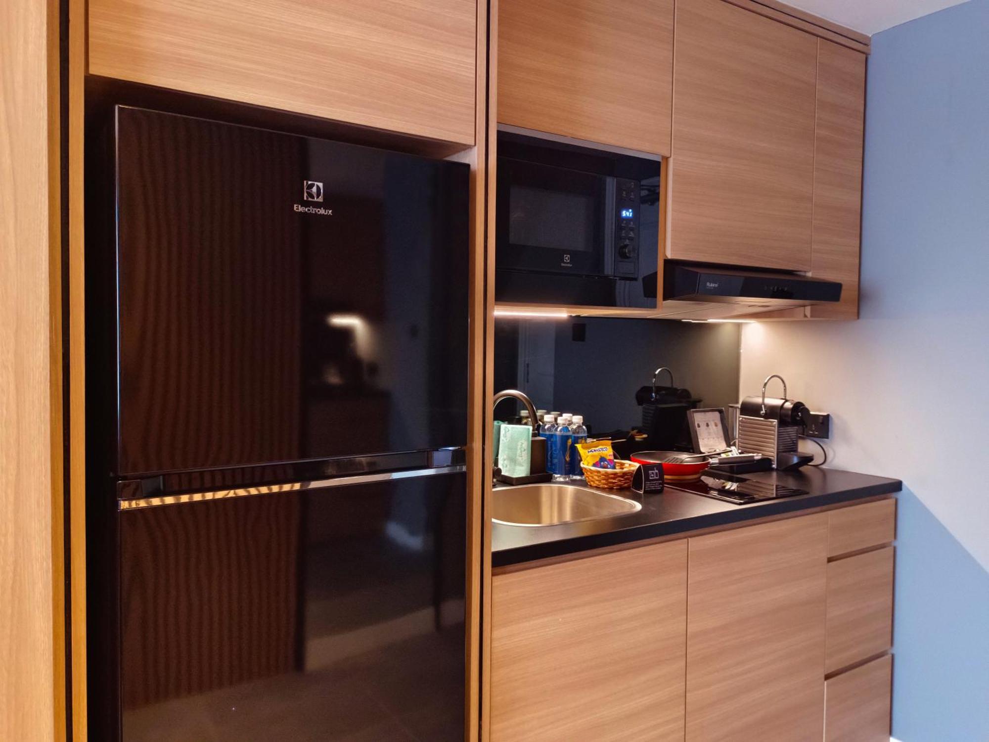 Hotel Royal Signature 吉隆坡 外观 照片 A typical kitchen in a student apartment